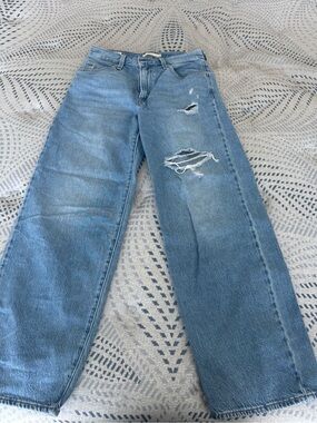 women’s Levi’s baggy dad jeans